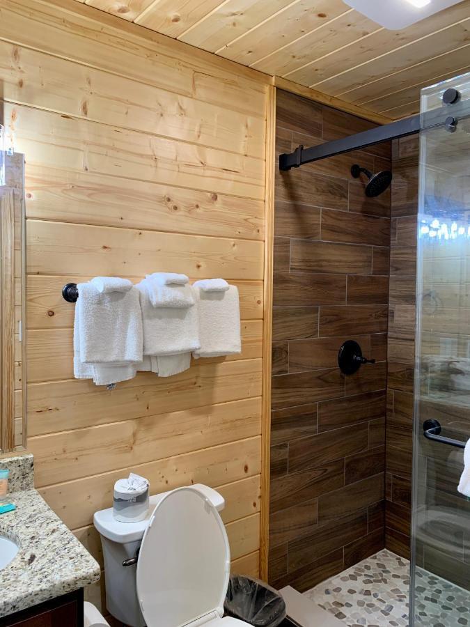 The Brick House: Brand New! 3 Bedroom Home With Private Driveway Pigeon Forge Dış mekan fotoğraf