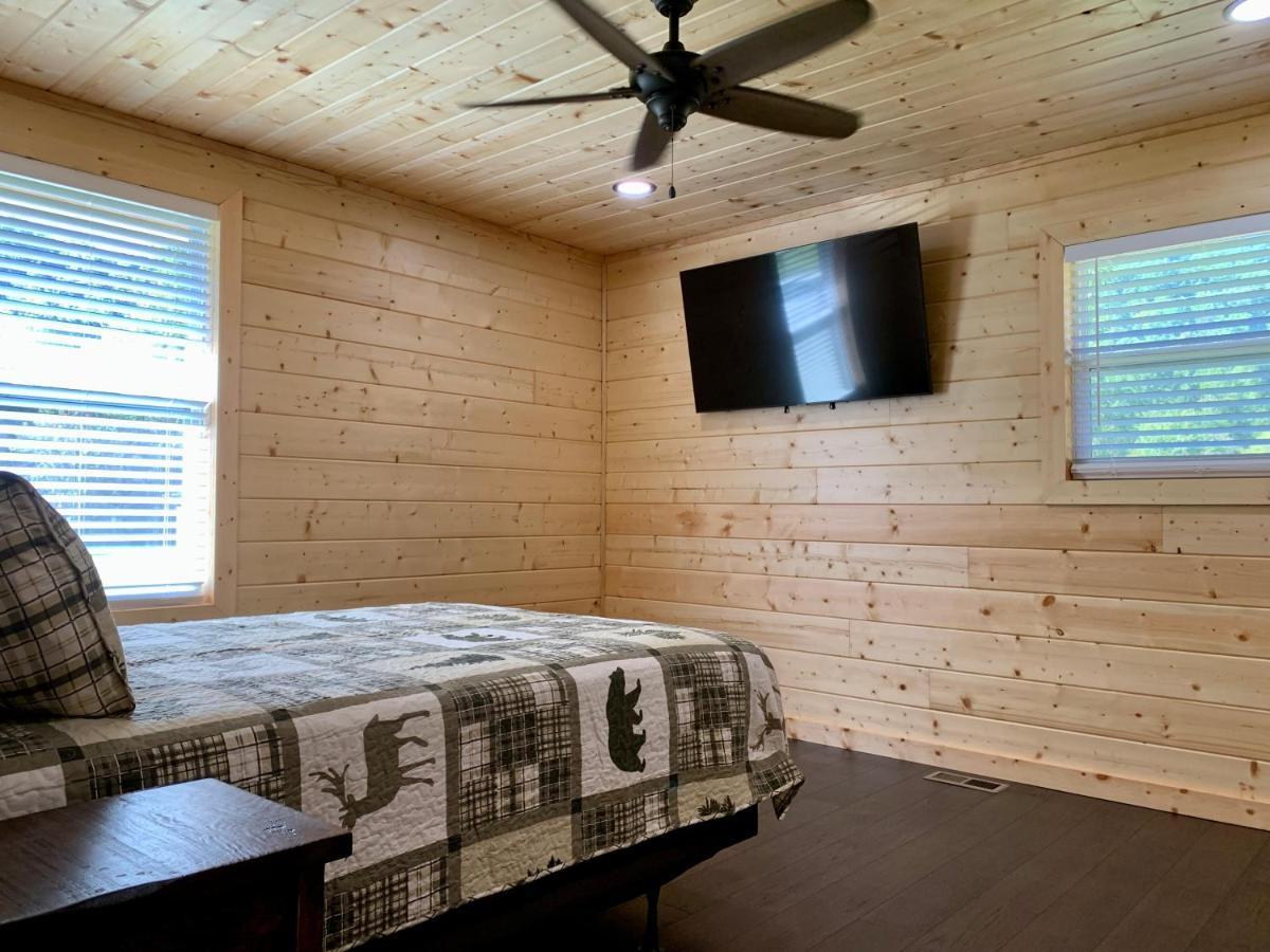 The Brick House: Brand New! 3 Bedroom Home With Private Driveway Pigeon Forge Dış mekan fotoğraf