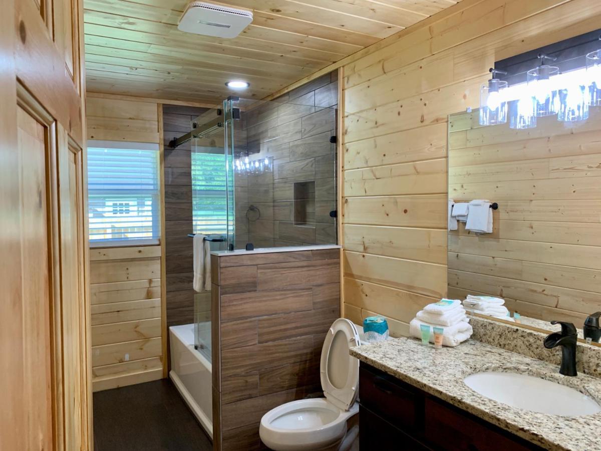 The Brick House: Brand New! 3 Bedroom Home With Private Driveway Pigeon Forge Dış mekan fotoğraf
