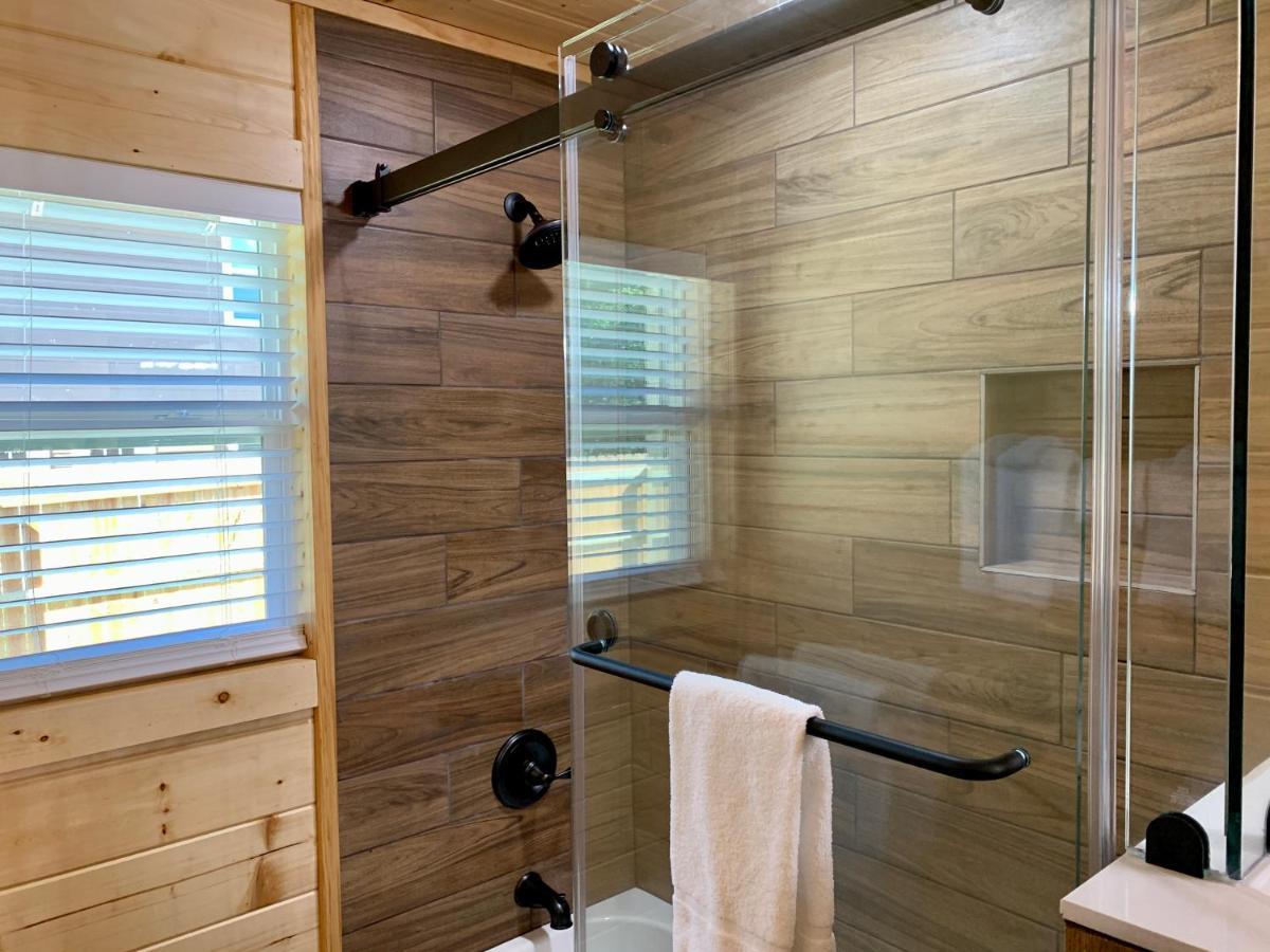 The Brick House: Brand New! 3 Bedroom Home With Private Driveway Pigeon Forge Dış mekan fotoğraf