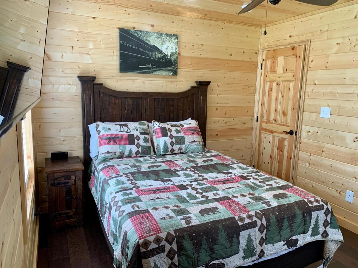 The Brick House: Brand New! 3 Bedroom Home With Private Driveway Pigeon Forge Dış mekan fotoğraf